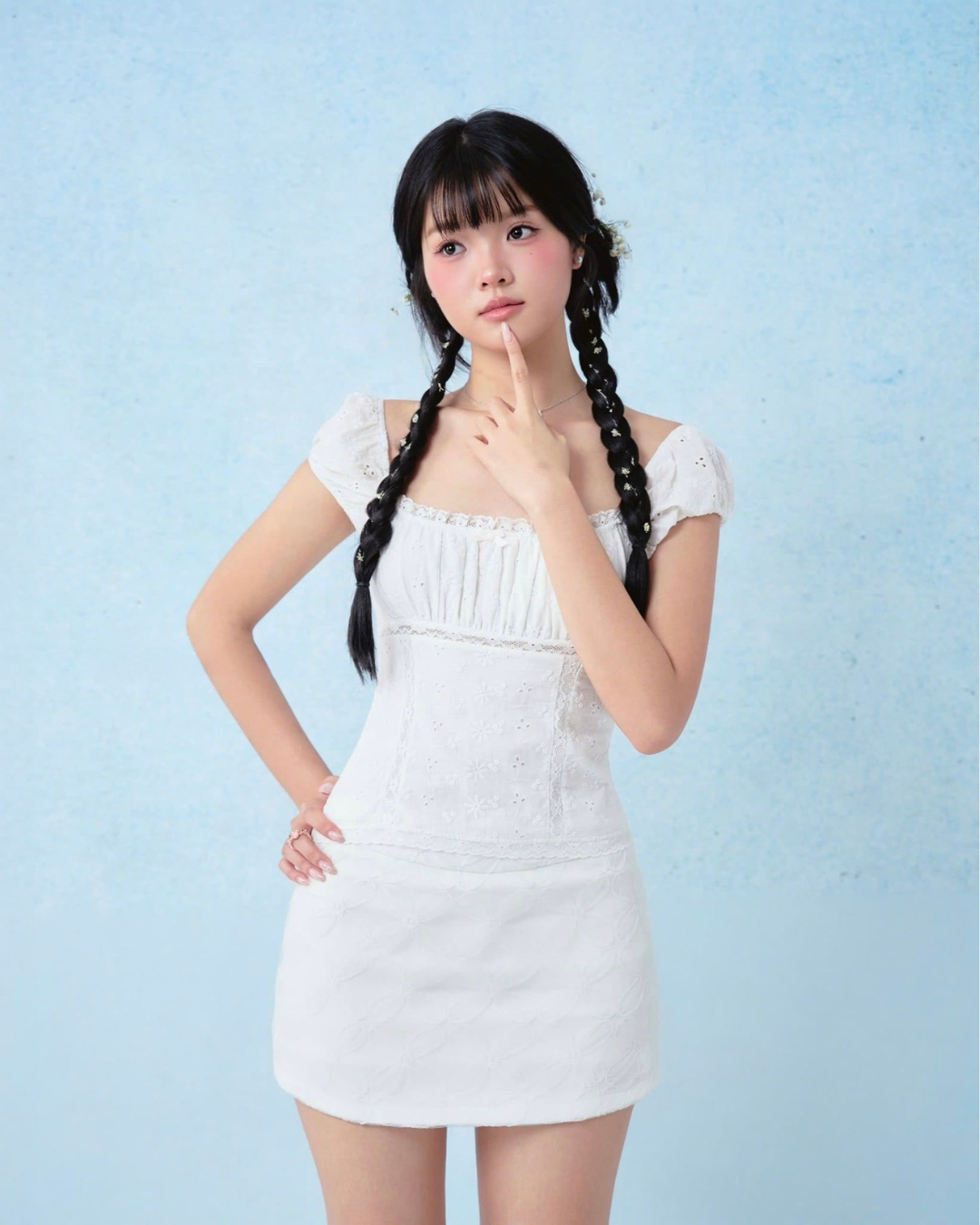 Cynthia  トップ