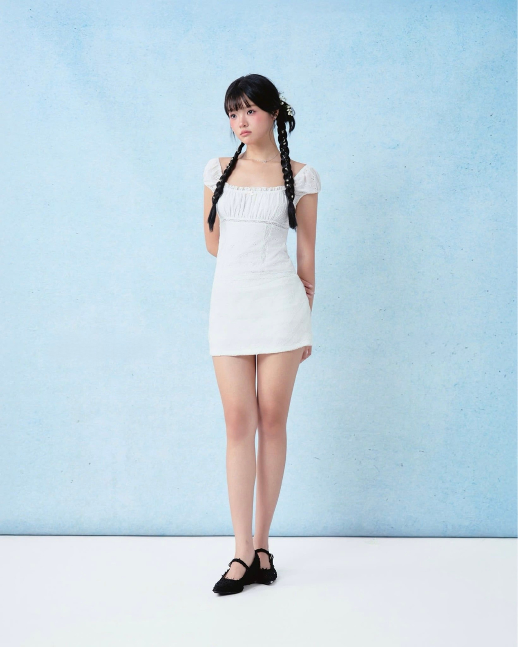 Cynthia  トップ
