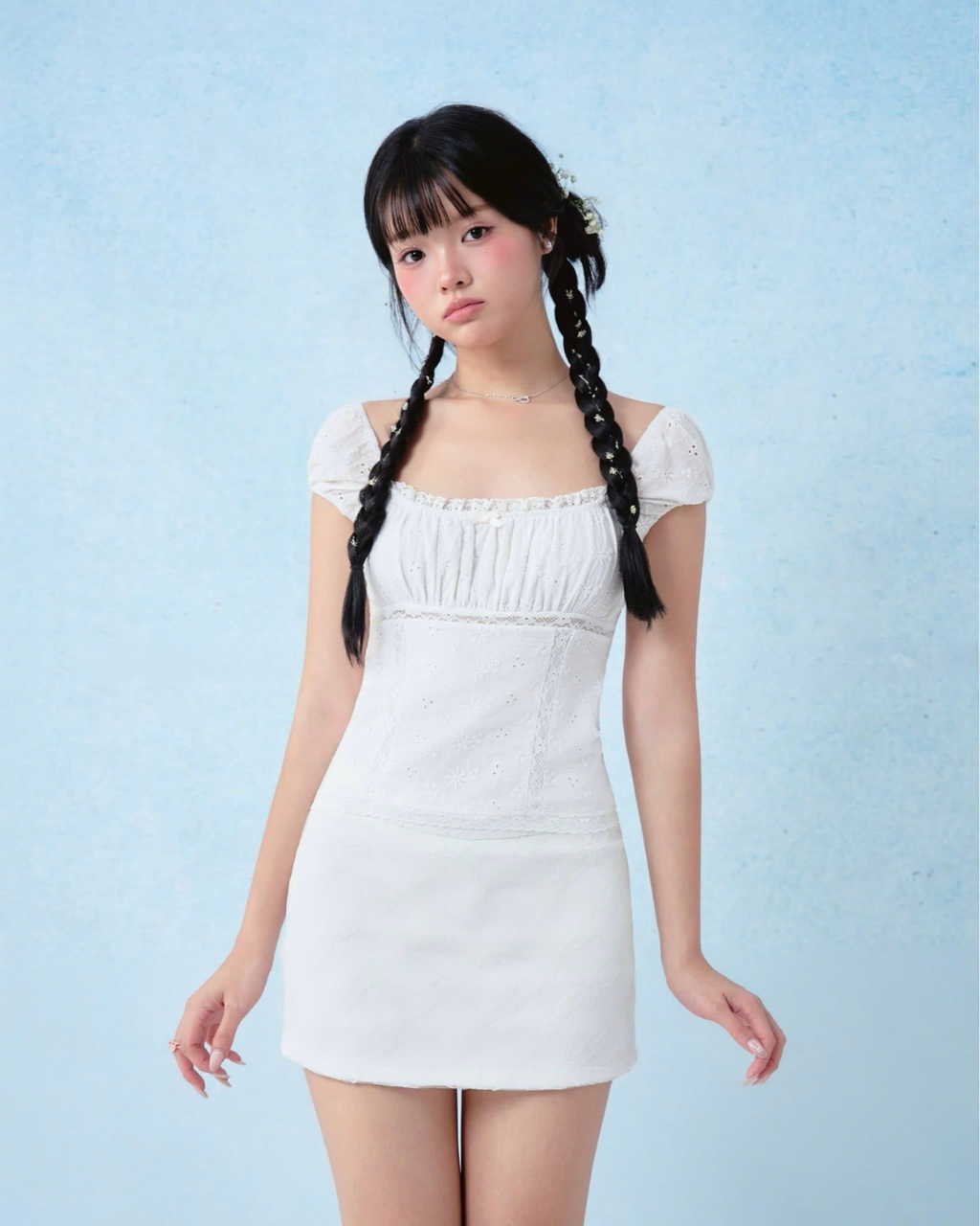 Cynthia  トップ