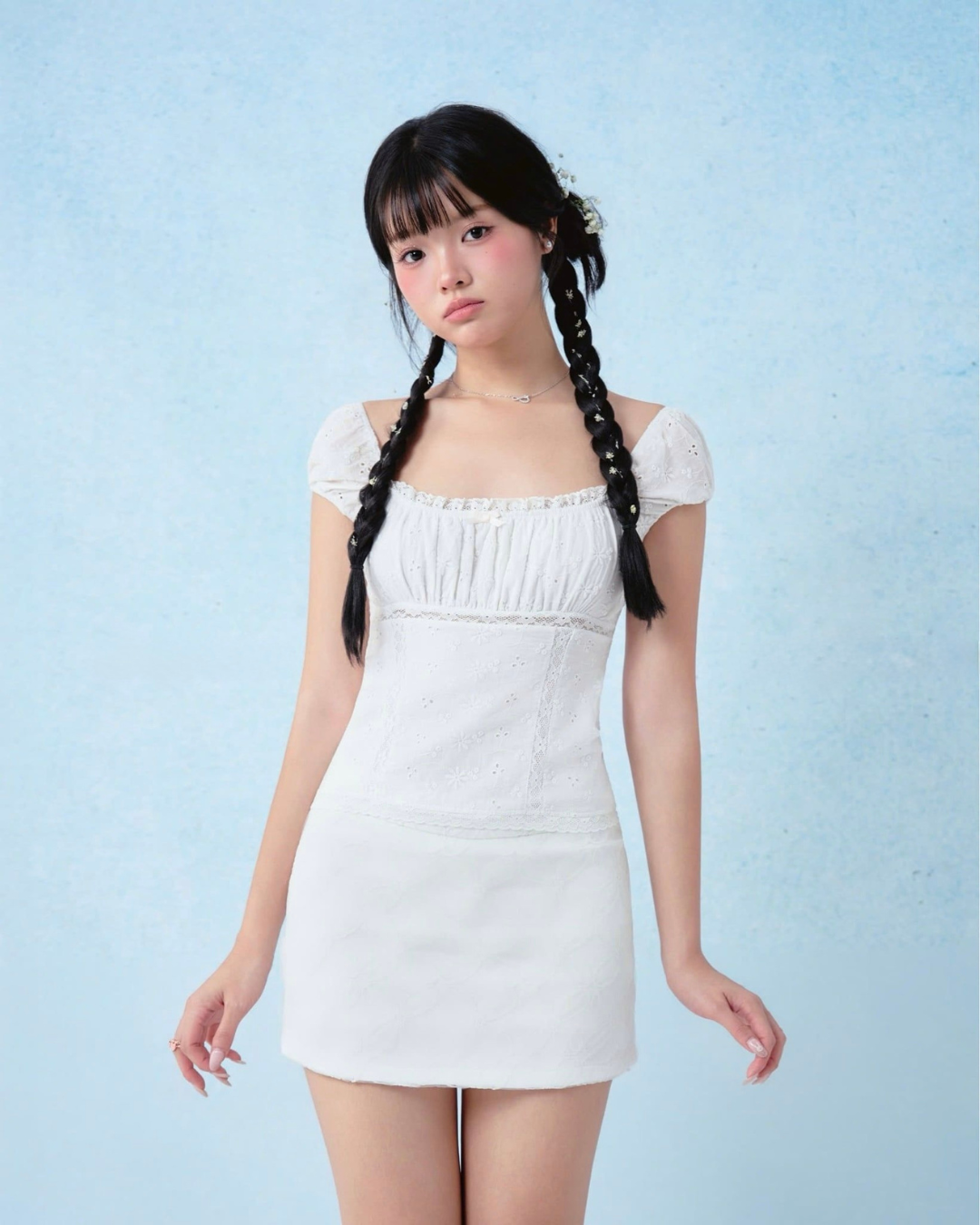 Cynthia  トップ