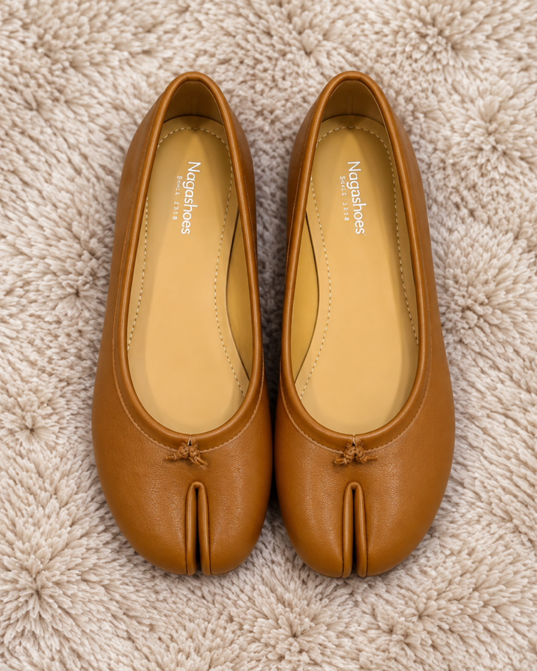 Mia Tabi Flats パンプス