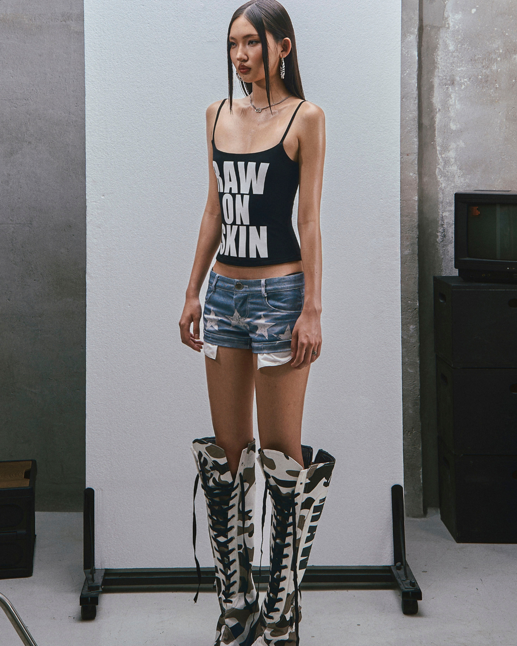 RAW Text Printed Camisole トップ