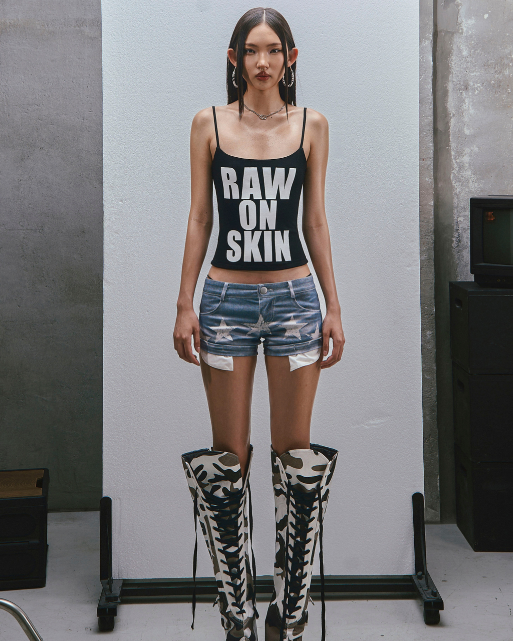 RAW Text Printed Camisole トップ