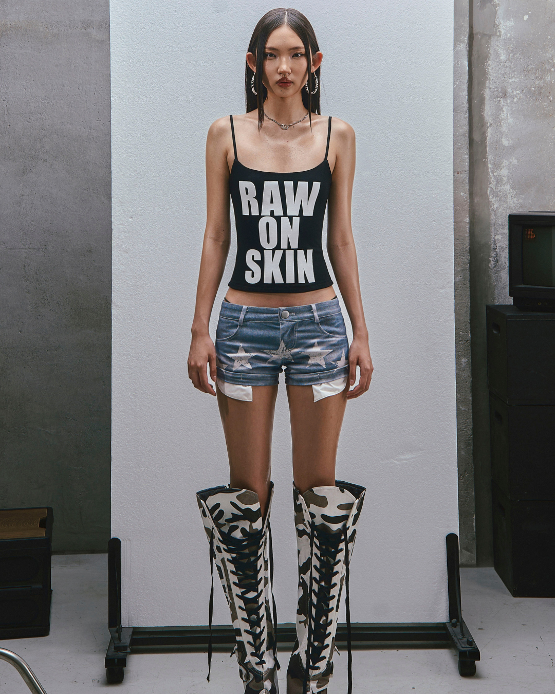 RAW Text Printed Camisole トップ