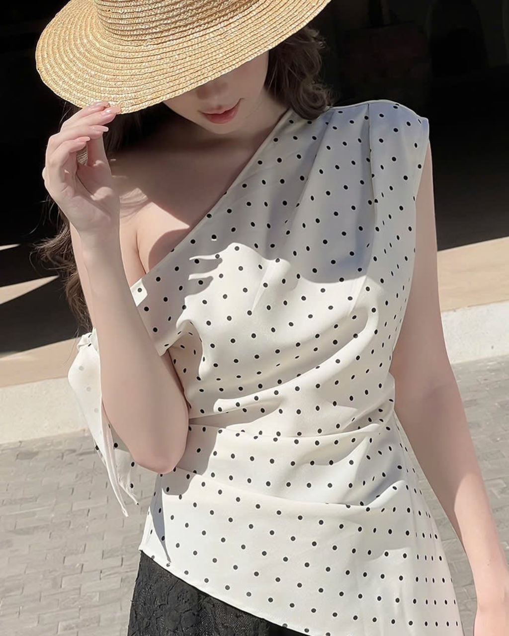 Alice Bow トップ