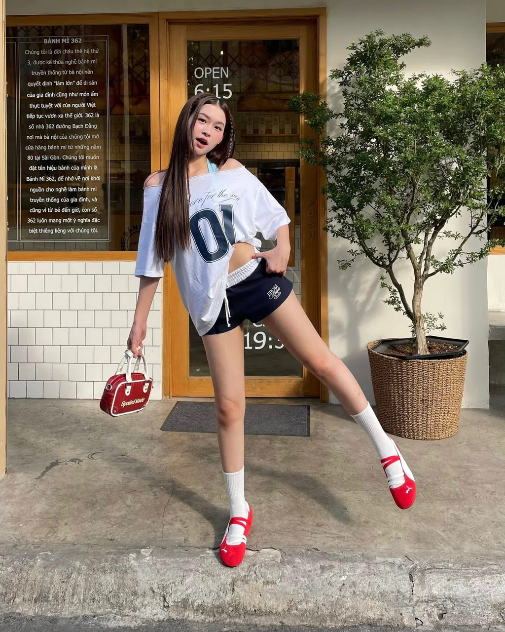 Sun Off Shoulder Tシャツ