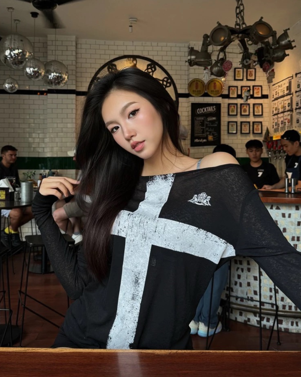 LYAN LONGSLEEVE TEE