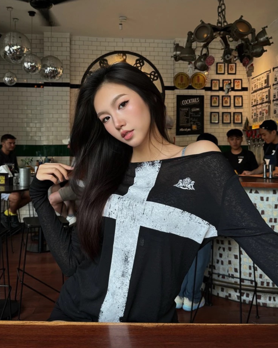 LYAN LONGSLEEVE TEE