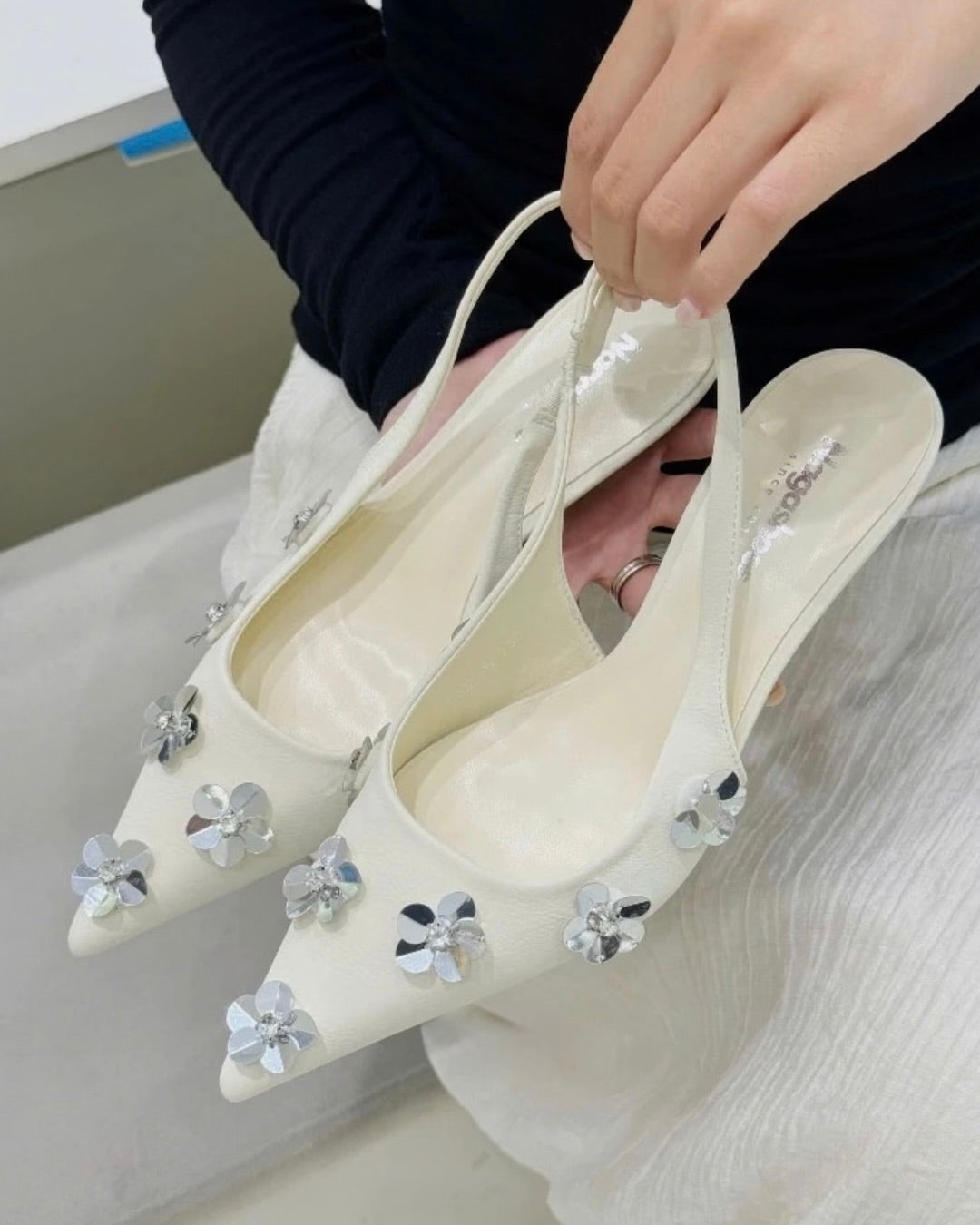 Bloom Pointed パンプス